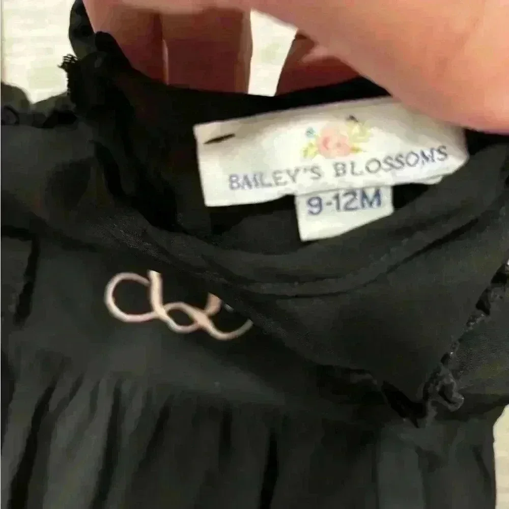 2 Bailey’s Blossom Babygirl Romper with Embroidered O size 9-12 - Picture 7 of 8